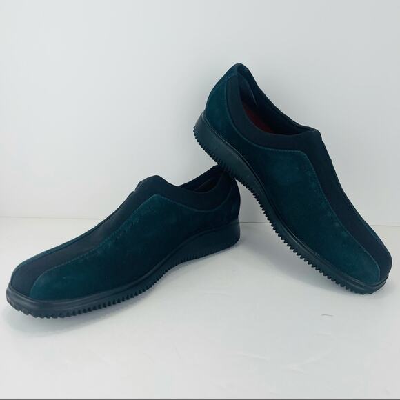 St. John's Bay Women Classic Sneaker Sz 8 Green Suede Slip-On Cushioned Footbed - Picture 11 of 16